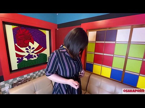 ❤️ Japanse cutie met grote tieten masturbeert met sexspeeltjes en heeft een orgasme. Ze vertelt in een interview over haar neukervaring. Enorme tieten en harig kutje die luid kreunen. Osakaporn ️ Super sex at us ❌️ ❌️❤