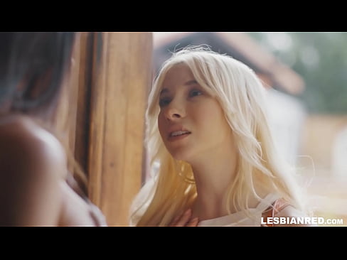 ❤️ Meisje komt een paar maanden later thuis en eindigt met het eten van haar stiefmoeders poesje ️ Super sex at us ❌️ ❌️❤