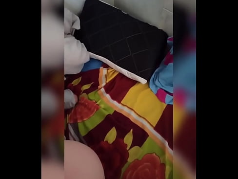 ❤️ Mijn kamergenote blijft alleen thuis omdat haar man op vakantie gaat en ik maak van de gelegenheid gebruik om haar te neuken en haar kontje te vullen met melk ️ Super sex at us ❌️ ❌️❤